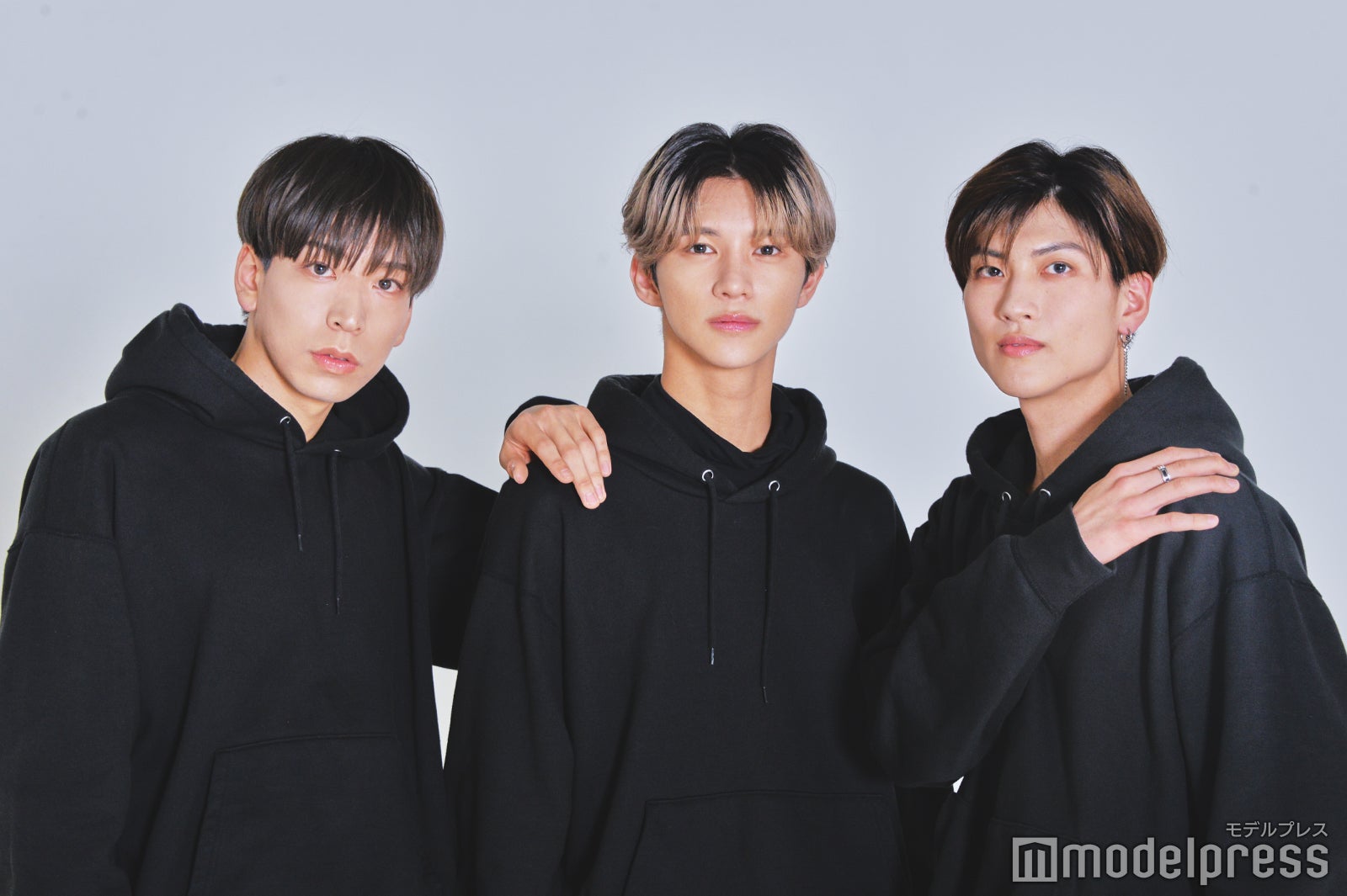 （左から）柴田 長尚、大宮 黎亜、荒川 海人（C）モデルプレス