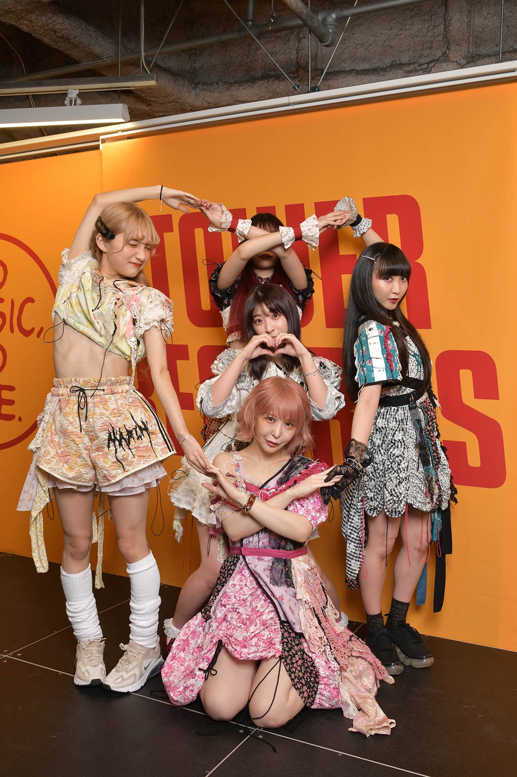 ZOC  ぬいぐるみ　大森靖子　巫まろ Amazon.co.jp: ZOC ぬいぐるみ 大森靖子 巫まろ : おもちゃ