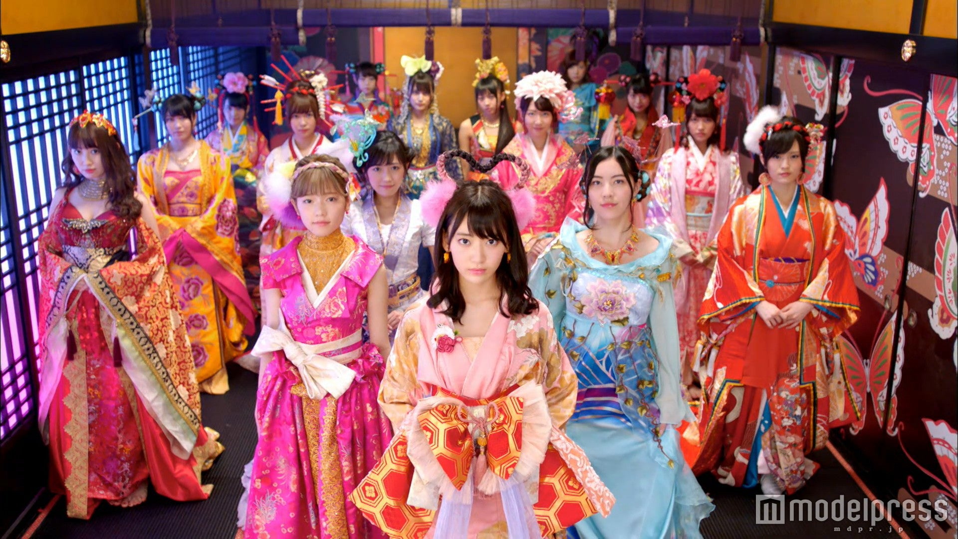 AKB48「君はメロディー」MVより（C）AKS／キングレコード