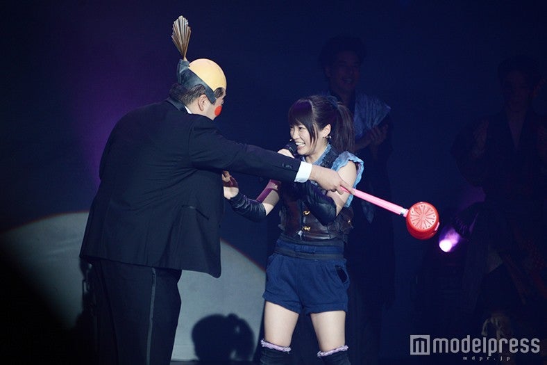 罰ゲームで「ハステとワステ」を歌唱／川栄李奈（C）モデルプレス