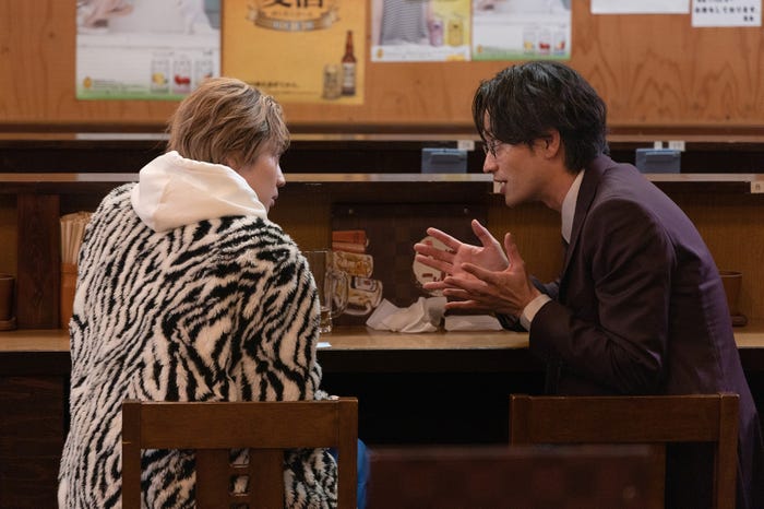 吉野北人、竹財輝之助「スタンドUPスタート」第4話より(C)フジテレビ