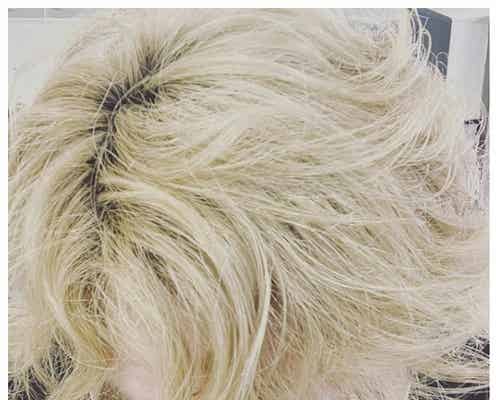 小池徹平、“金髪癖っ毛”ショットに反響「どんな髪型も可愛い」「似合ってる」