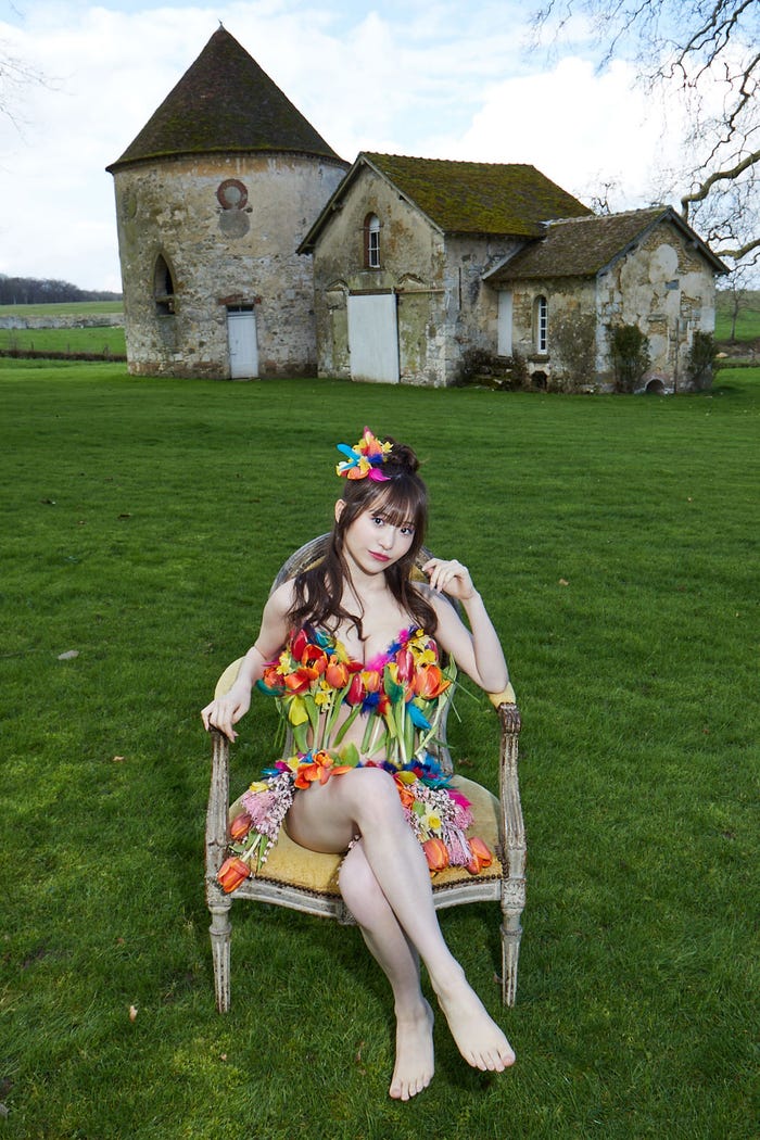 かとゆり 1st写真集「Lucky DUCK」より(C)LESLIE KEE/小学館