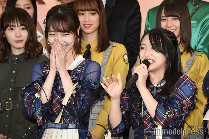 柏木由紀の最年長をイジる向井地美音 (C)モデルプレス