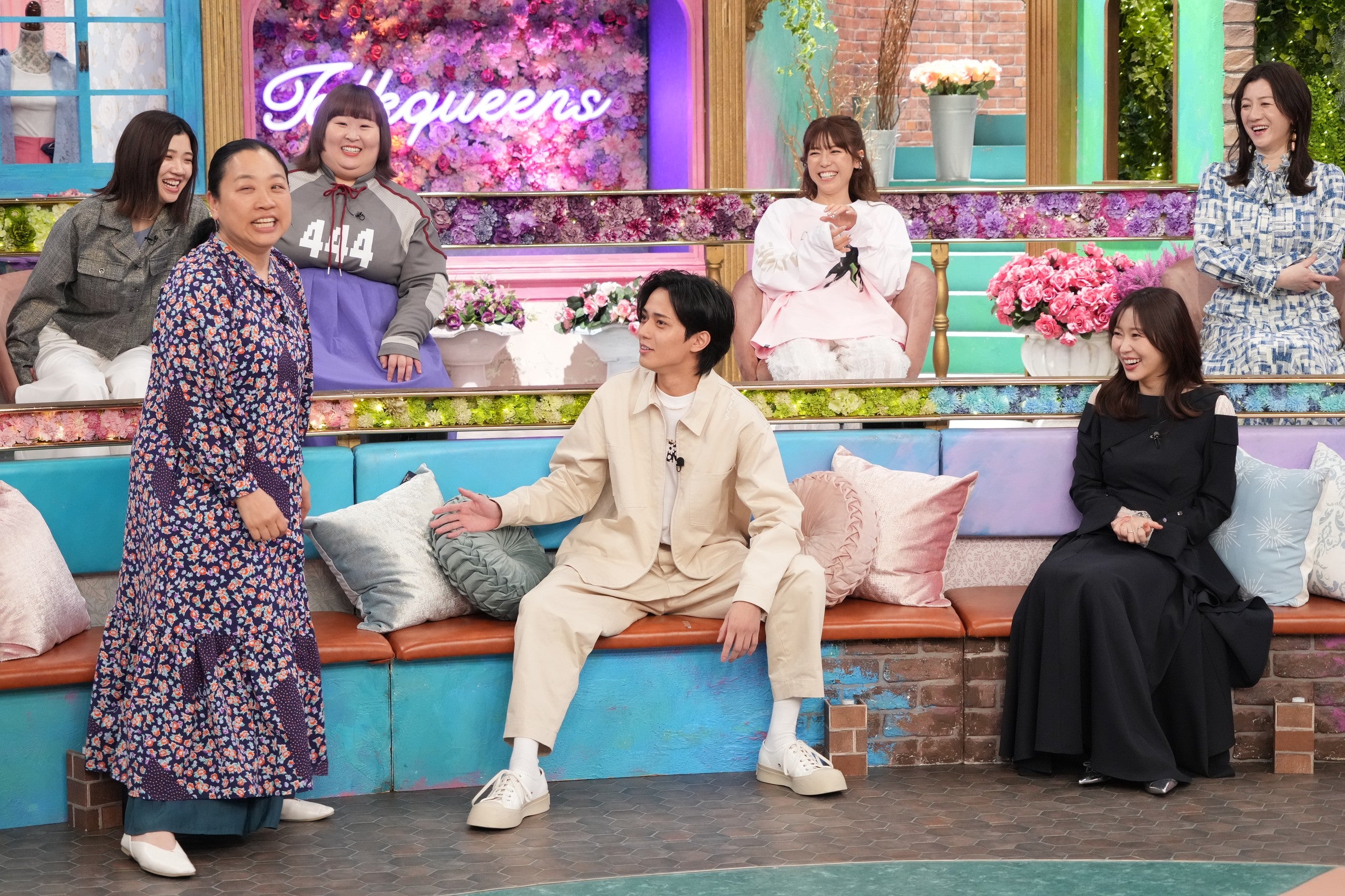（後列左から）福田麻貴、かなで、若槻千夏、野々村友紀子（後列左から）いとうあさこ、永瀬廉、指原莉乃（C）フジテレビ