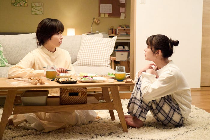 森田望智、岸井ゆきの「恋は闇」第6話(C)日本テレビ