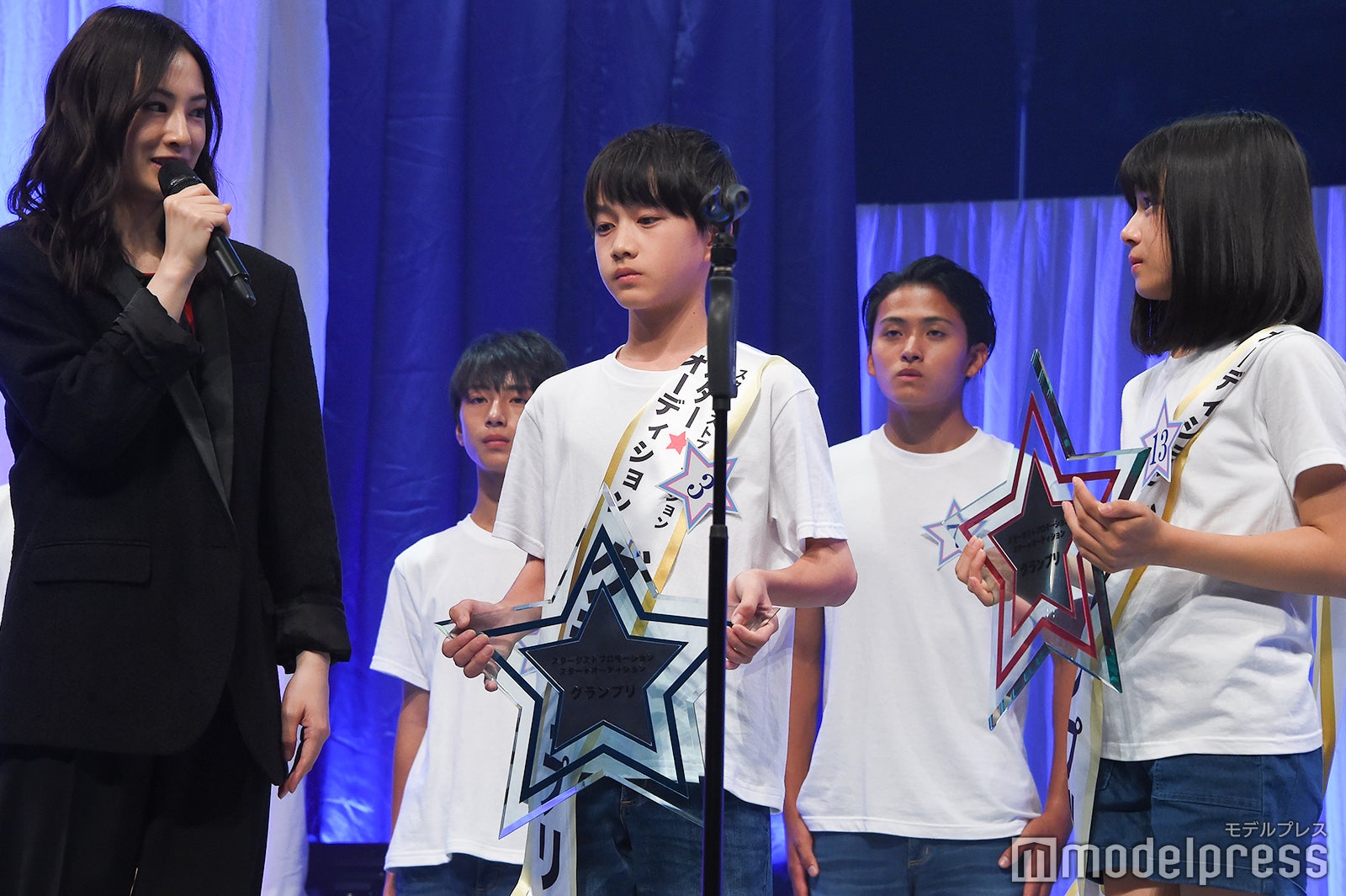 北川景子、グランプリの酒井大地くん、渡邉心結さん （C）モデルプレス