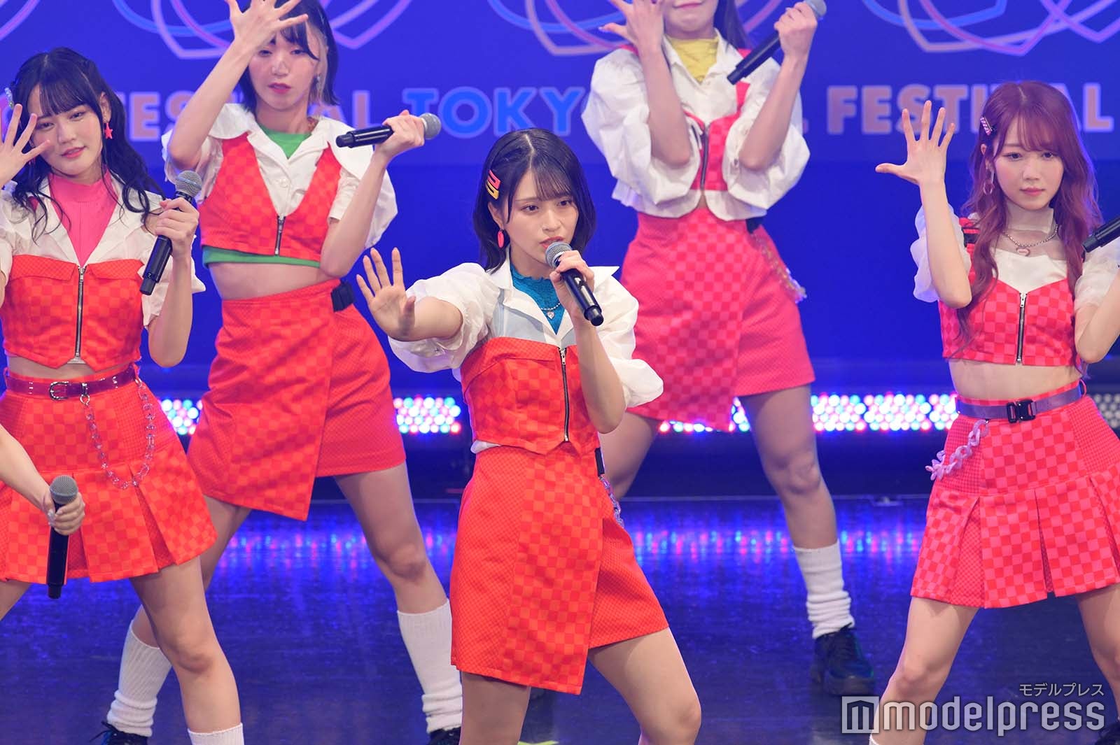 =LOVE （C）モデルプレス