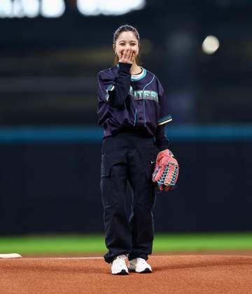 高梨沙羅がファーストピッチ ワンバン投球に「すごく悔しい」