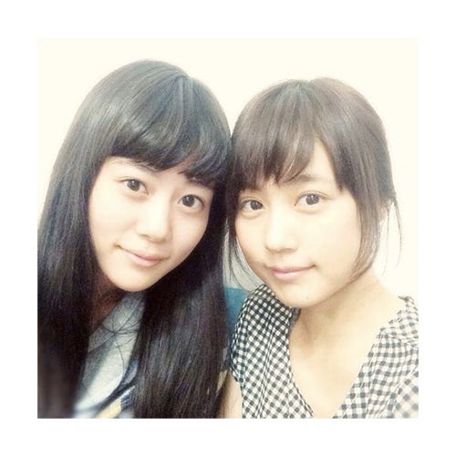 “顔がそっくり”と話題の写真(左より)高畑充希、有村架純/高畑充希Twitterより