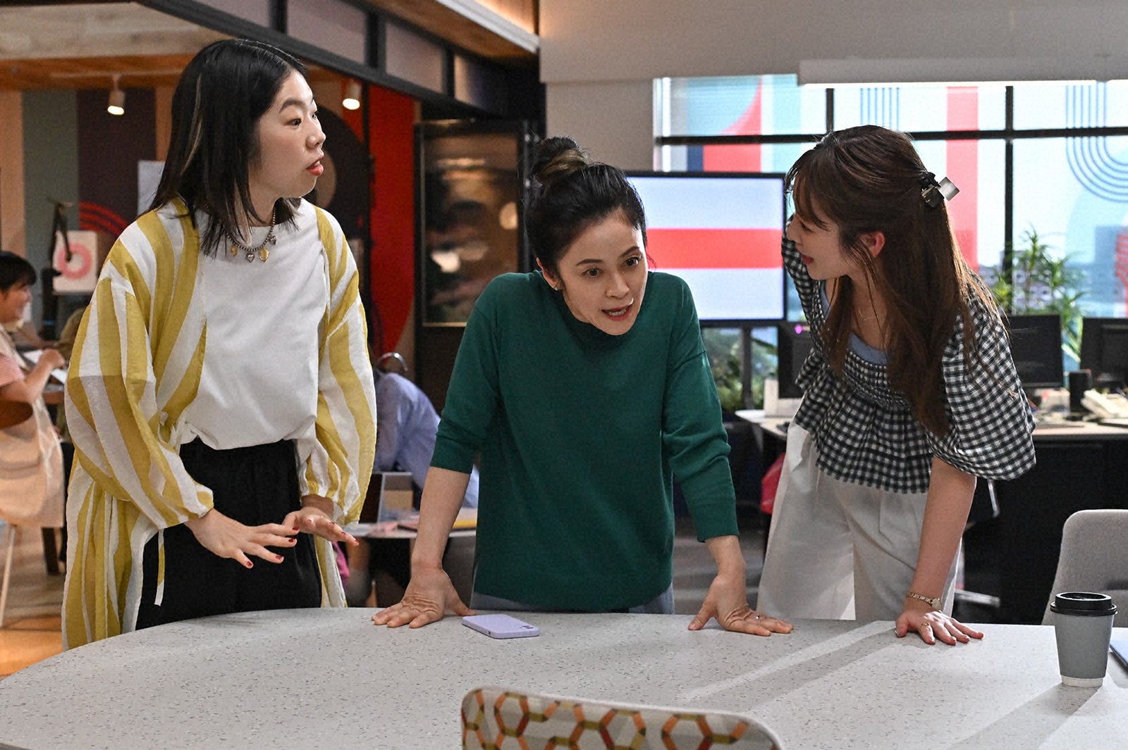 うらじぬの、濱田マリ、横田真悠「西園寺さんは家事をしない」第8話より（C）TBS