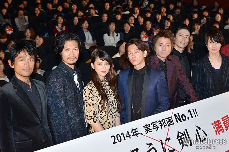 （左から）江口洋介、青木崇高、武井咲、佐藤健、藤原竜也、伊勢谷友介、神木隆之介