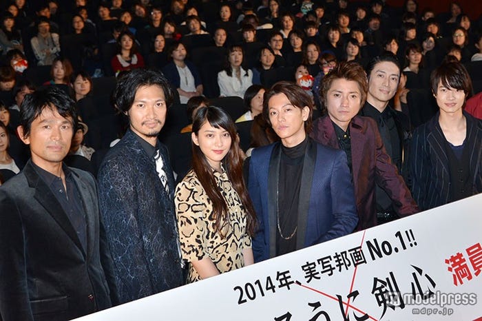 (左から)江口洋介、青木崇高、武井咲、佐藤健、藤原竜也、伊勢谷友介、神木隆之介