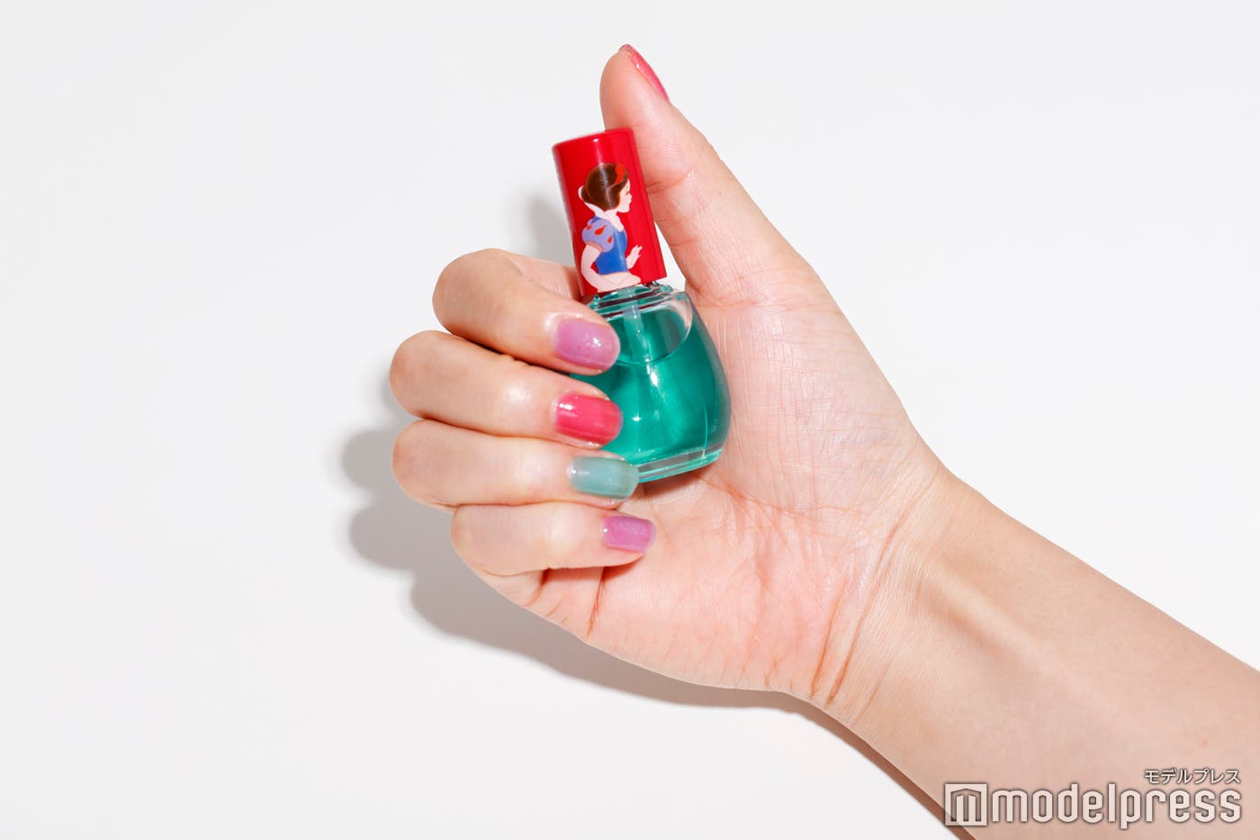ぷっくりとしたジェル風ネイル(C)Disney (C)モデルプレス