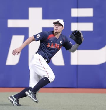 阪神・佐藤輝明「狭いですね（笑）」バンテリンDのホームランウイングで柵越え連発 看板直撃弾も飛び出す「メンタル面に効いてくる、ありがたいですね」