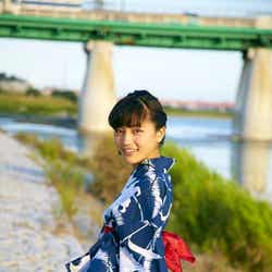 浴衣姿の川口春奈/「川口春奈 2013年カレンダー」より