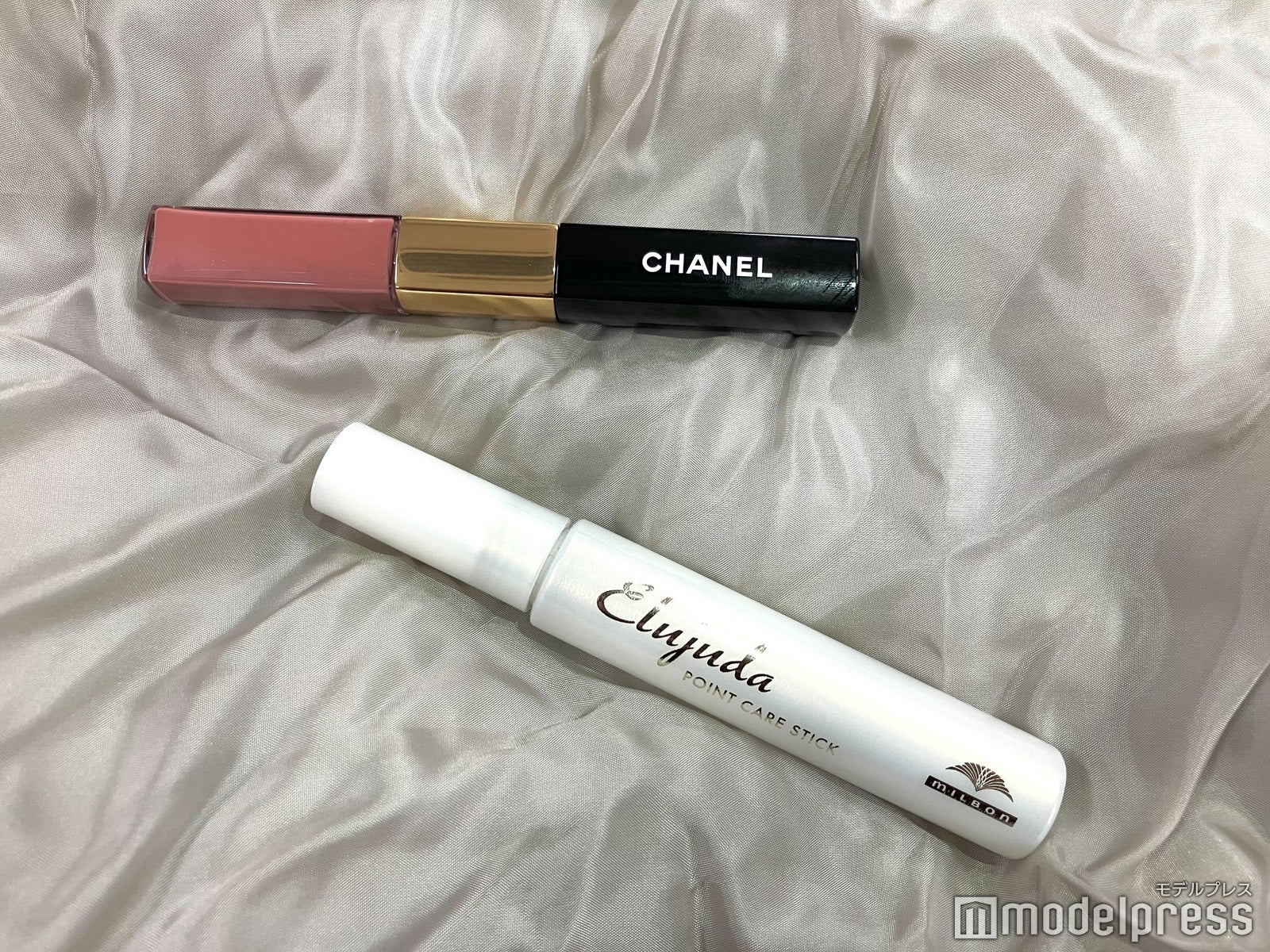 （上から）シャネル ル ルージュ デュオ ウルトラ トゥニュ、エルジューダ ポイントケアスティック（C）モデルプレス