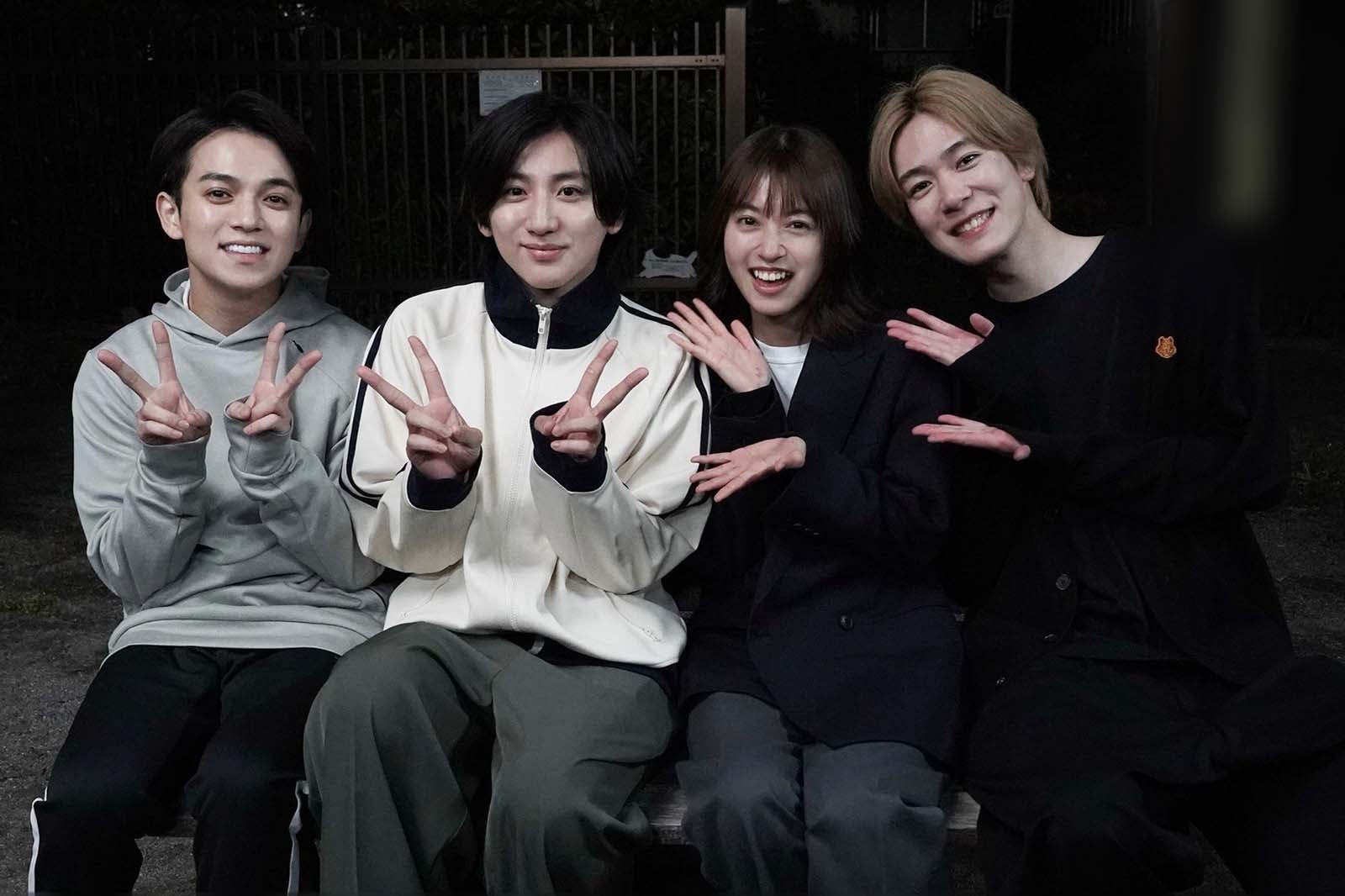 SixTONES京本大我「お迎え渋谷くん」キャスト陣とハグでクランクアップ サプライズに驚き「泣いちゃう」【コメント】