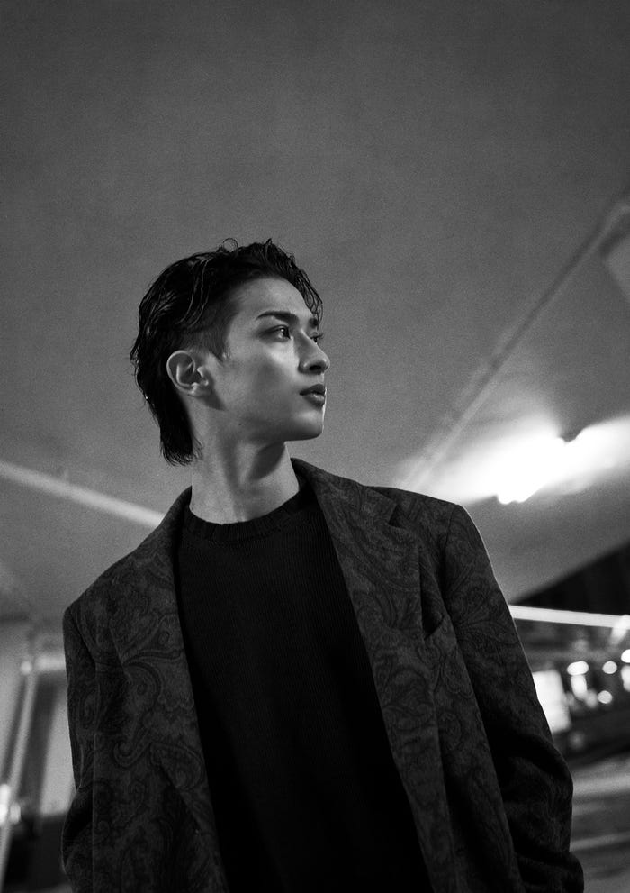 『横浜流星2023年カレンダー』/撮影:川上智之(C)KADOKAWA