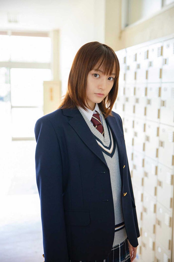 浅川夏帆役・萩原みのり(C)西森博之/小学館(C)「お茶にごす。」製作委員会