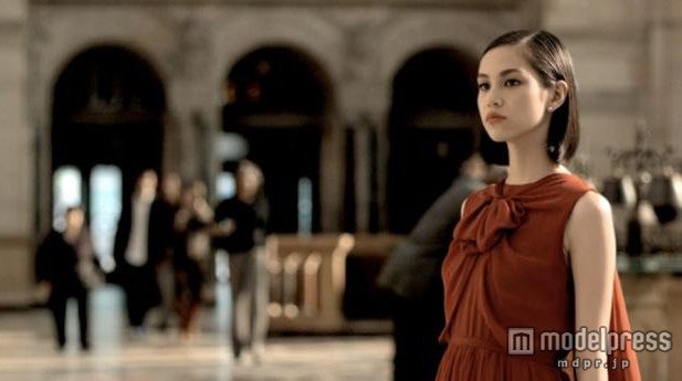 水原希子が出演するCM「快速ダウンロード編」