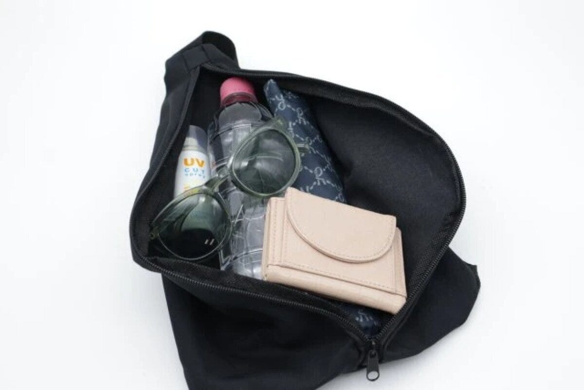 ダイソー　斜めがけバッグ