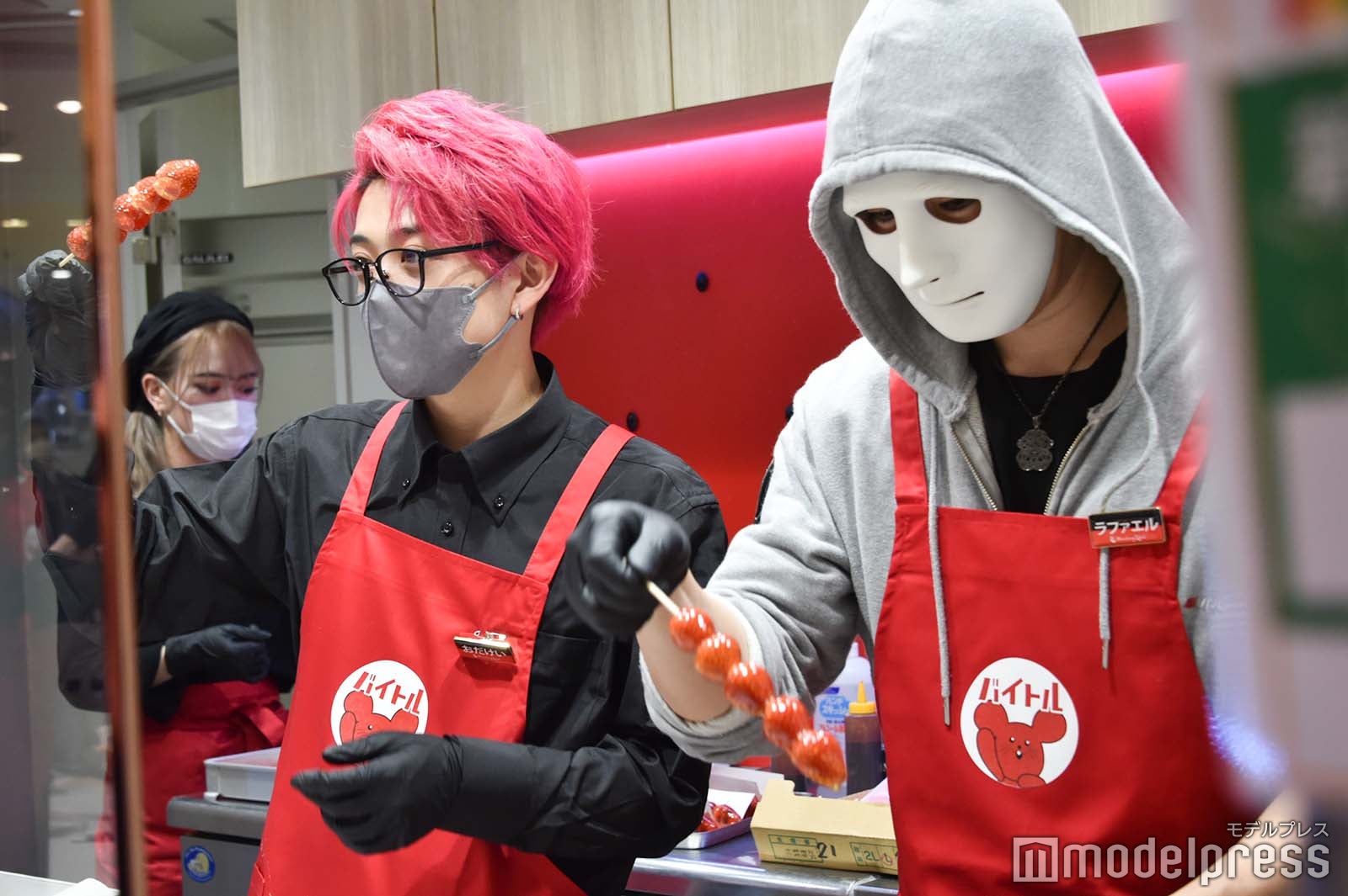 おだけい、ラファエル （C）モデルプレス