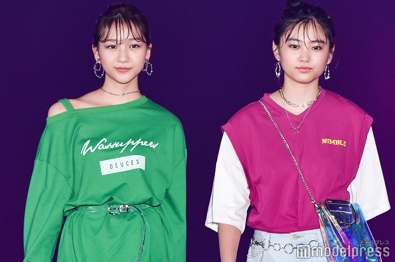 （左から）杉本愛里、岡本莉音（C）モデルプレス