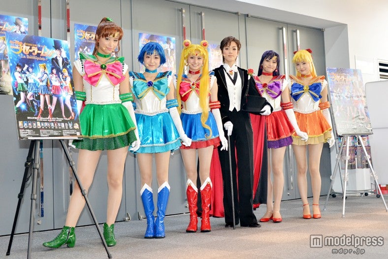 ミュージカル「美少女戦士セーラームーン ―La Reconquista―」の取材に応じた（左より）高橋ユウ、松浦雅、大久保聡美、大和悠河、七木奏音、坂田しおり