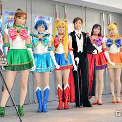 ミュージカル「美少女戦士セーラームーン ―La Reconquista―」の取材に応じた(左より)高橋ユウ、松浦雅、大久保聡美、大和悠河、七木奏音、坂田しおり