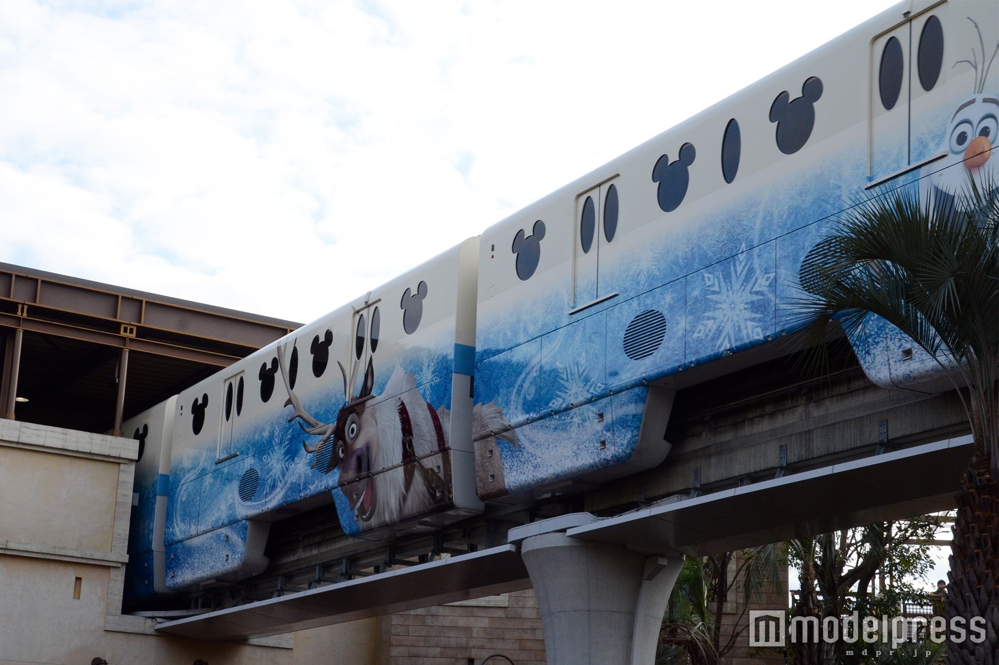 「アナとエルサのスノークリスタル・ライナー」（C）モデルプレス