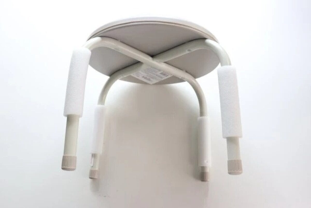 ダイソー　パイプ椅子　パッケージ