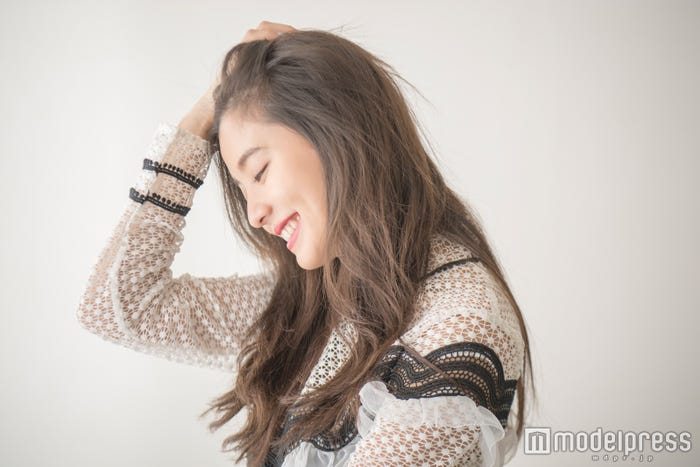 朝比奈彩(C)モデルプレス