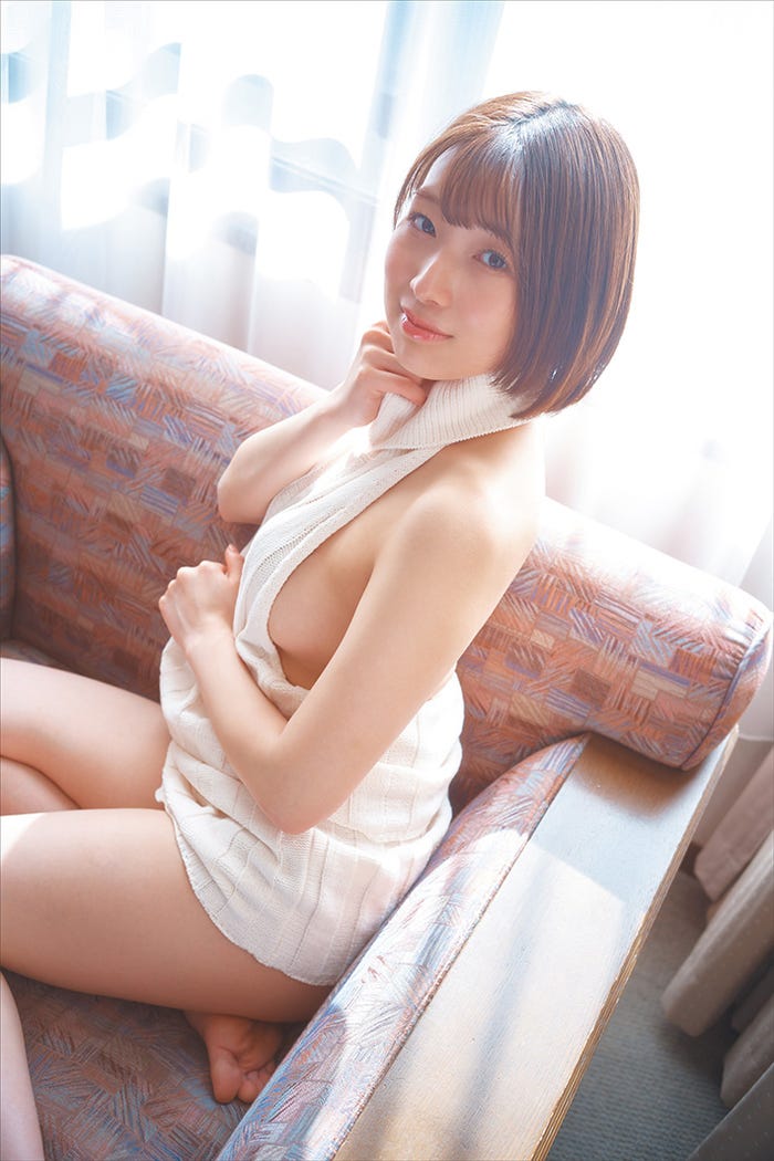 安部若菜ファースト写真集「愛される予感」先行カット(C)岡本武志