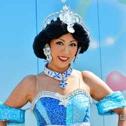 パレード「ナイトフォール・グロウ」のジャスミン(NOY)