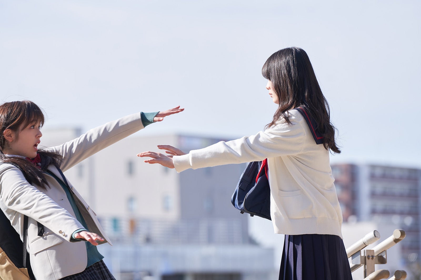 豊嶋花、紺野彩夏「君が死ぬまであと100日」第7話より（C）NTV・J Storm