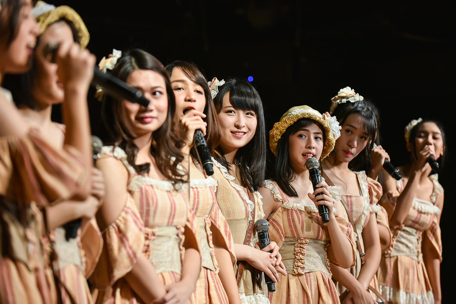 AKB48~Google+2462 	YouTube>20{ ->摜>443 