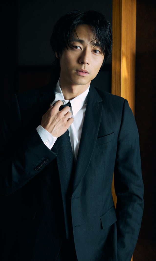 「仮面ライダーガッチャード」で注目・熊木陸斗、初のデジタル写真集で鍛え上げられた肉体美披露
