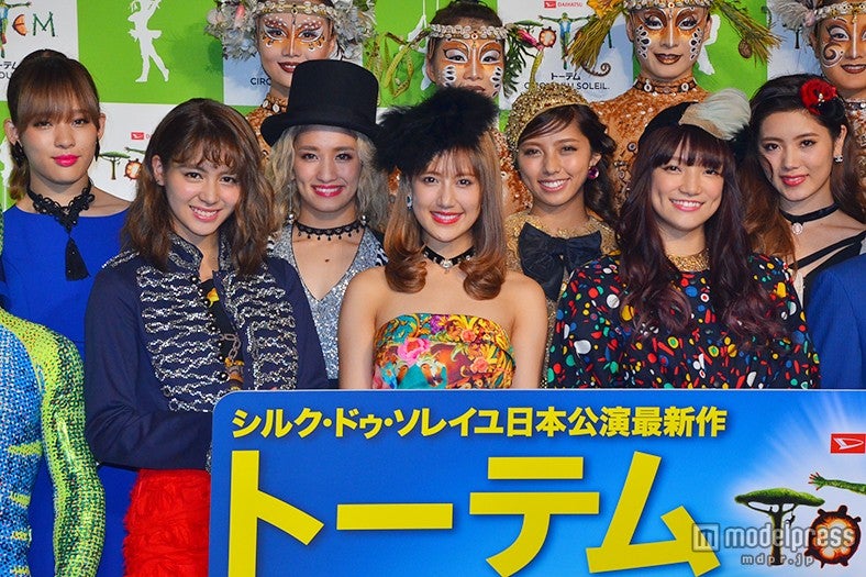 Happiness、世界を魅了する圧巻パフォーマンスに感激 華やか衣装で登場