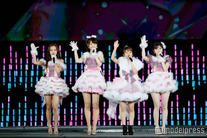 「ガラスのI LOVE YOU」板野友美、柏木由紀、高橋みなみ、渡辺麻友(C)AKS