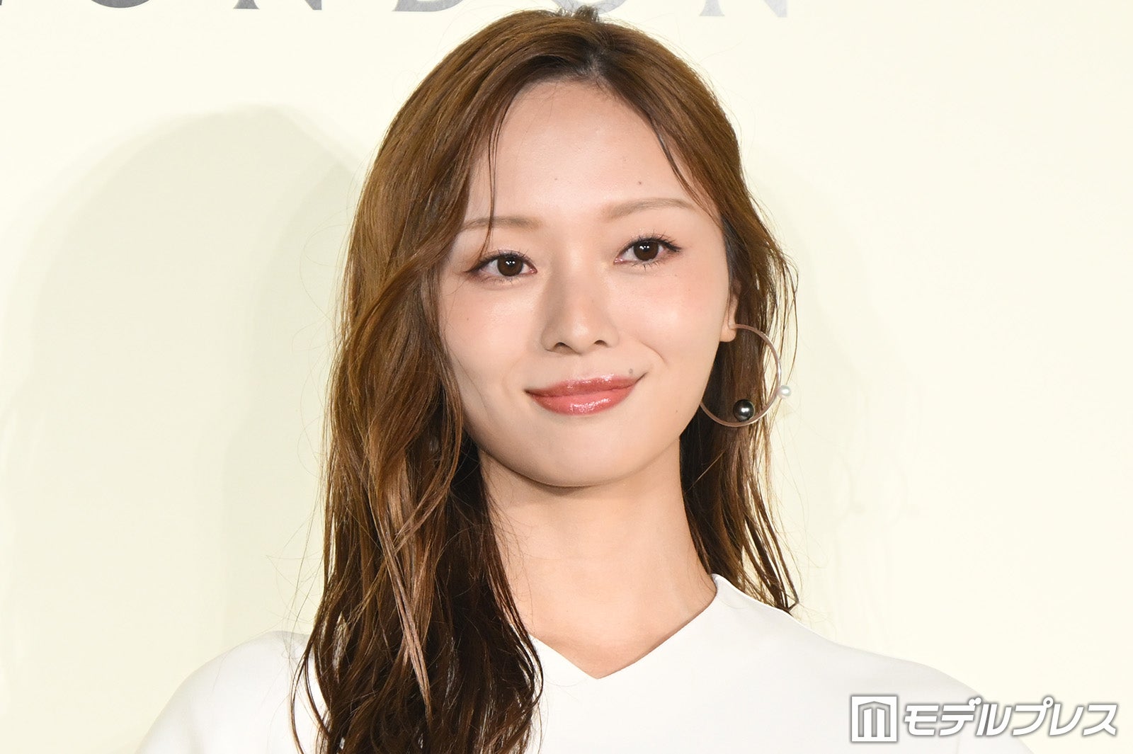 元乃木坂46梅澤美波、10cmヒールでスタイル際立つ 夏一緒に過ごしたい憧れの先輩明かす「今もご縁が続いている」【ジョー マローン ロンドン】