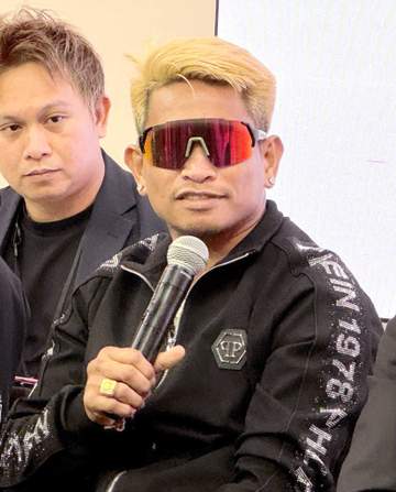 悪童カシメロが来場 亀田興毅ファウンダーに日本での試合願い出る「俺のKOをまた見せたい」