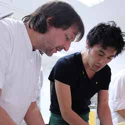 ひとつひとつ手作業で成形していく/画像提供:JR東日本ステーションリテイリング