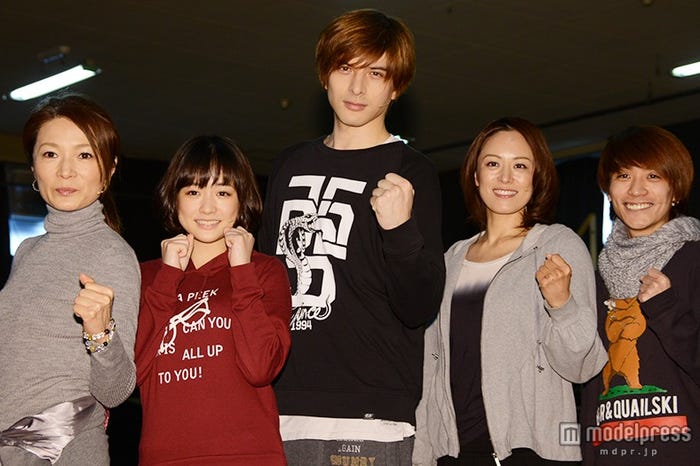 (左より)マルシア、大原櫻子、城田優、蘭寿とむ、平間壮一