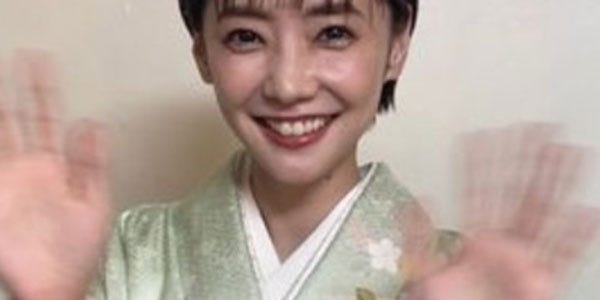 倉科カナ 艶やかな着物姿を公開 素敵な和服姿 見返り美人 とファン絶賛 モデルプレス 倉科カナ 艶やかな着物姿を公開 素敵な和服姿 見返り美人 とファン絶賛 モデルプレス