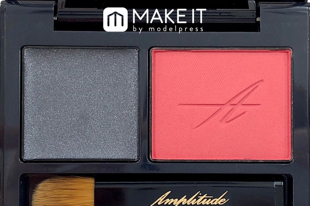 左：クリームベース、右：パウダーアイシャドウ (C)メイクイット