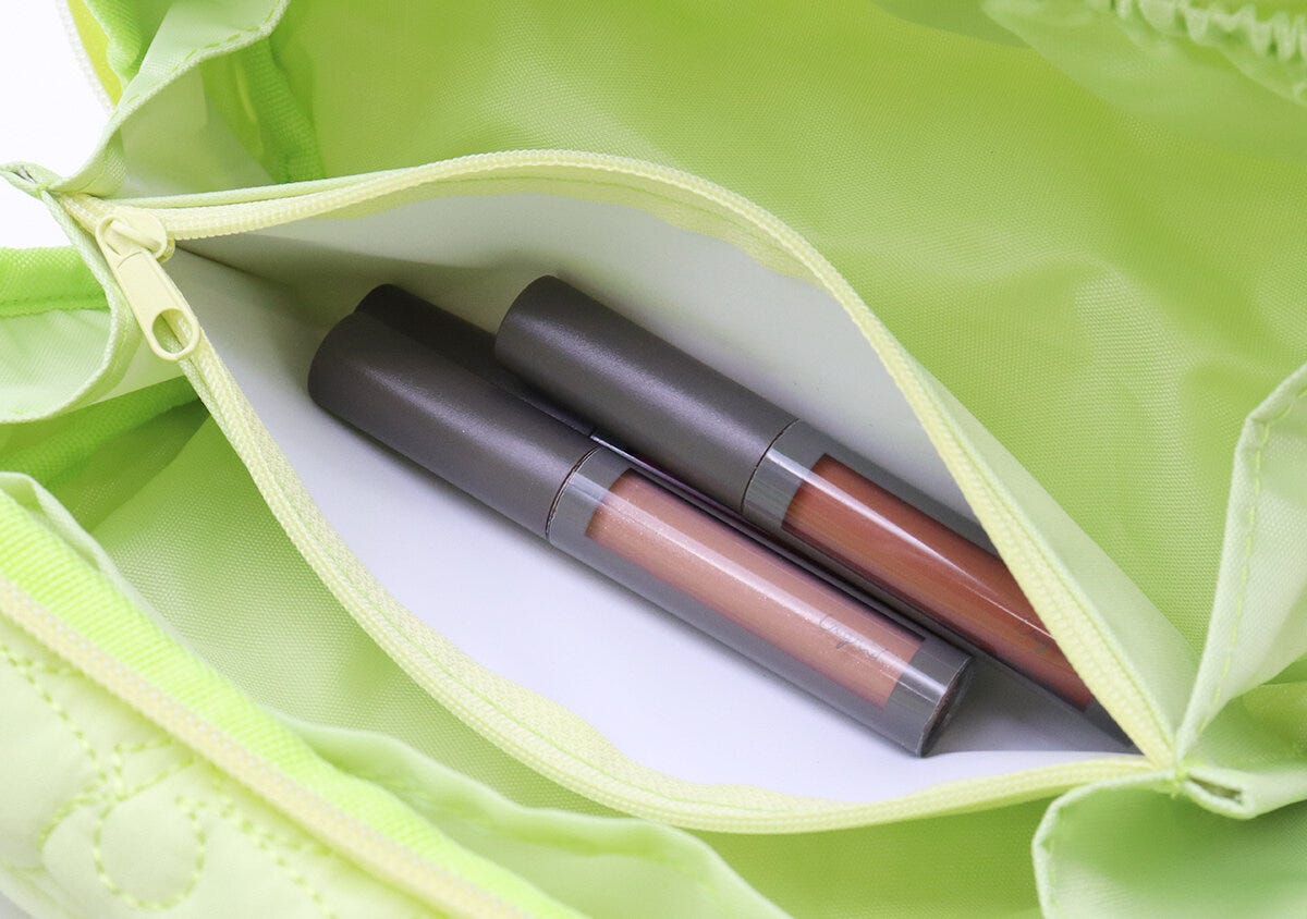 宝島社あつ森大容量キルティングポーチ仕切りファスナーポケット