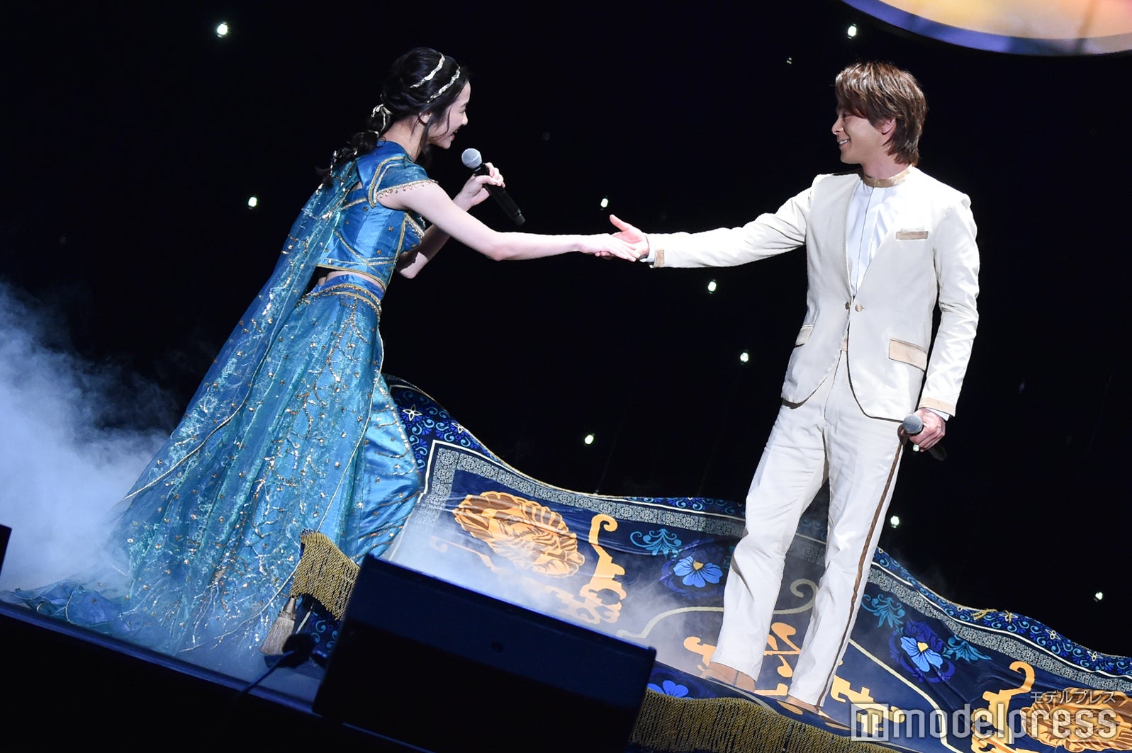 （左から）木下晴香、中村倫也（C）モデルプレス