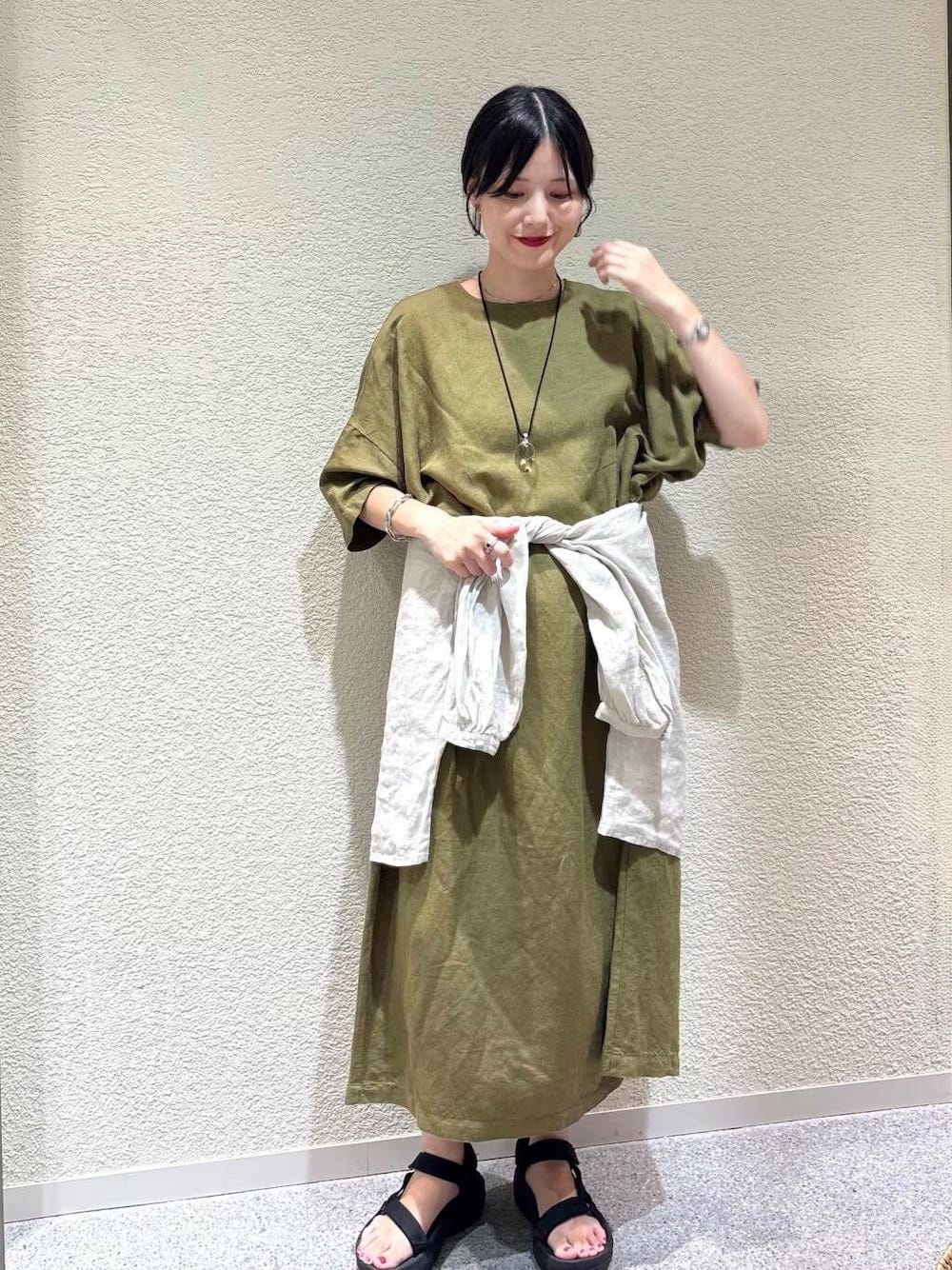 秋も着られるシックなカラーで季節感のあるおしゃれを 出典:WEAR