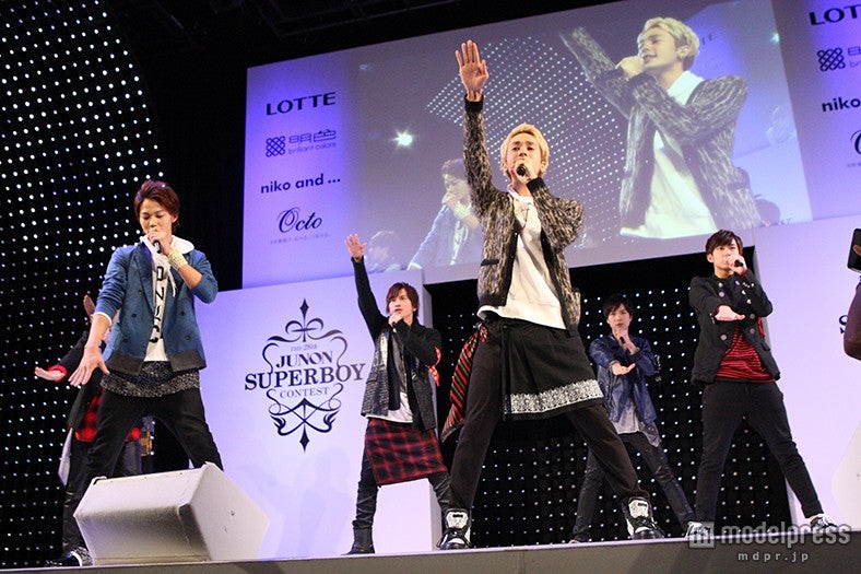 TEAM SENIORITY（チームシニア・18歳以上）／画像提供：ジュノン・スーパーボーイ・コンテスト
